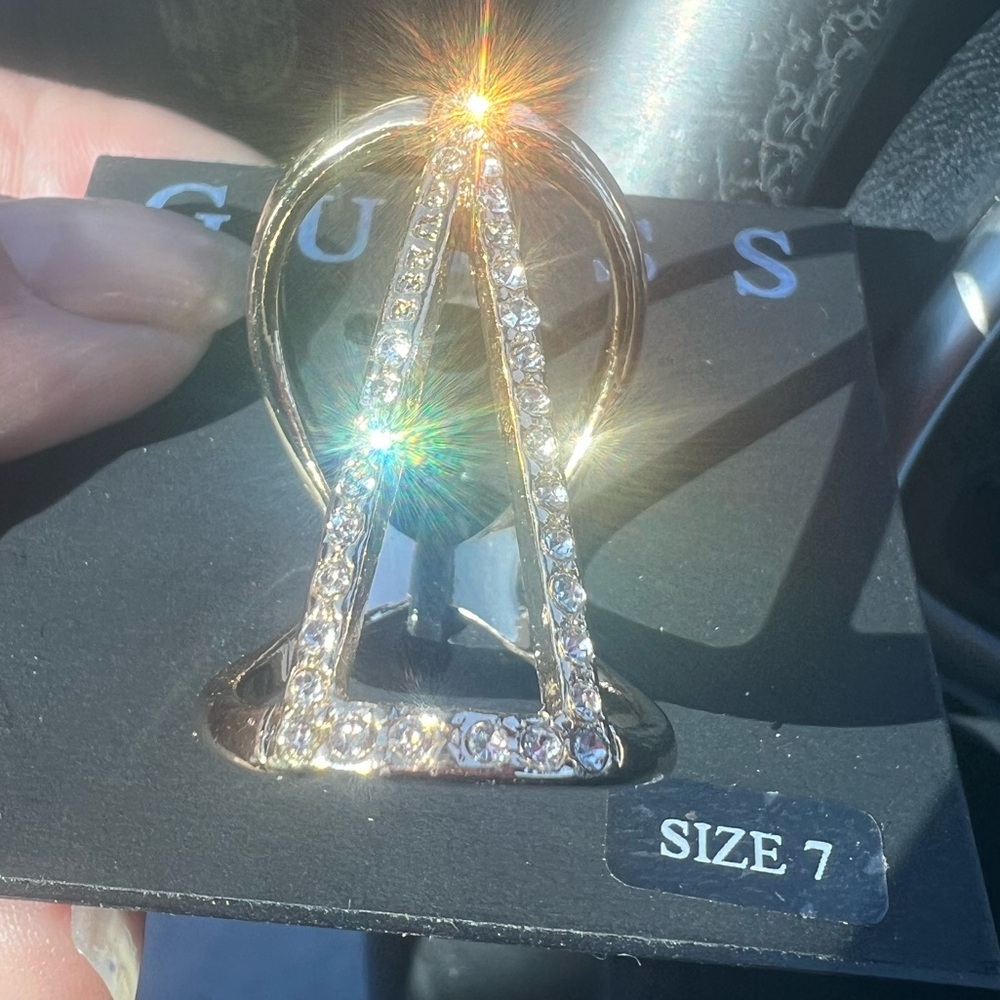 GUESS RING with Crystals